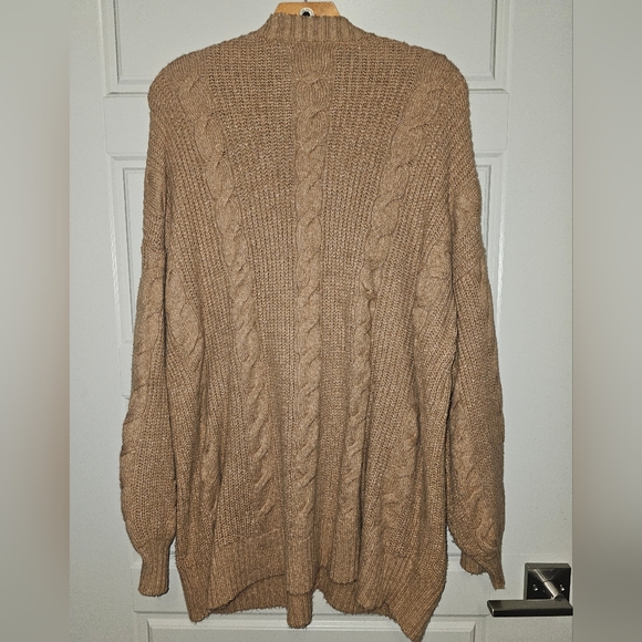 American Eagle Outfitters Cable Knit Cardigan - Picture 2 of 3